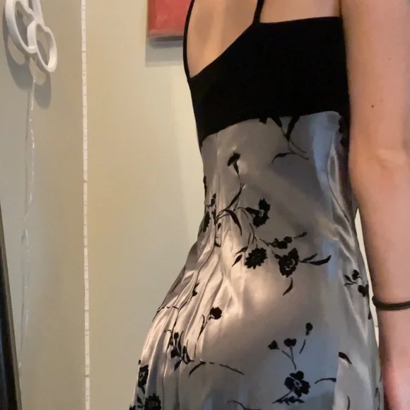 vintage dress - Picture 2 of 5